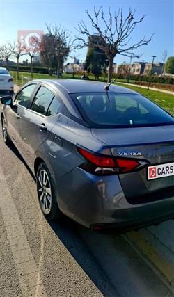 نيسان فيرسا